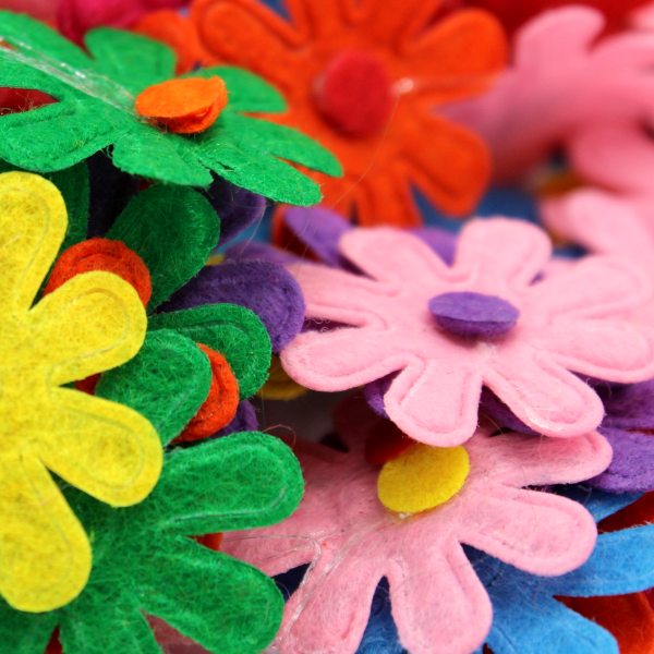 große Blume mit Punkt